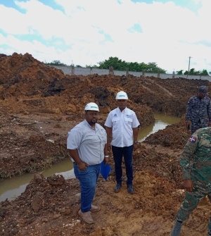 Director Ejecutivo Lic. Félix De León se apersono a La Mega plaza Industrial