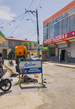 Corrección de avería en la línea de 4 pulgadas, Calle Ernesto goyeneche, esquina José Francisco Peña Gómez (antigua J)